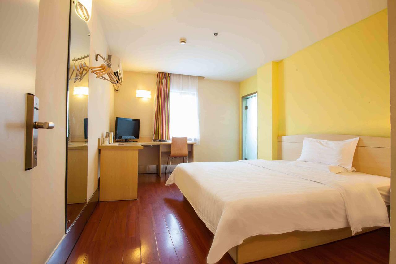 7 Days Inn Yangjiang Xinyue International Studio Room photo