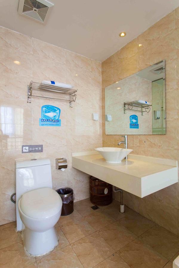 7 Days Inn Yangjiang Xinyue International Studio Room photo